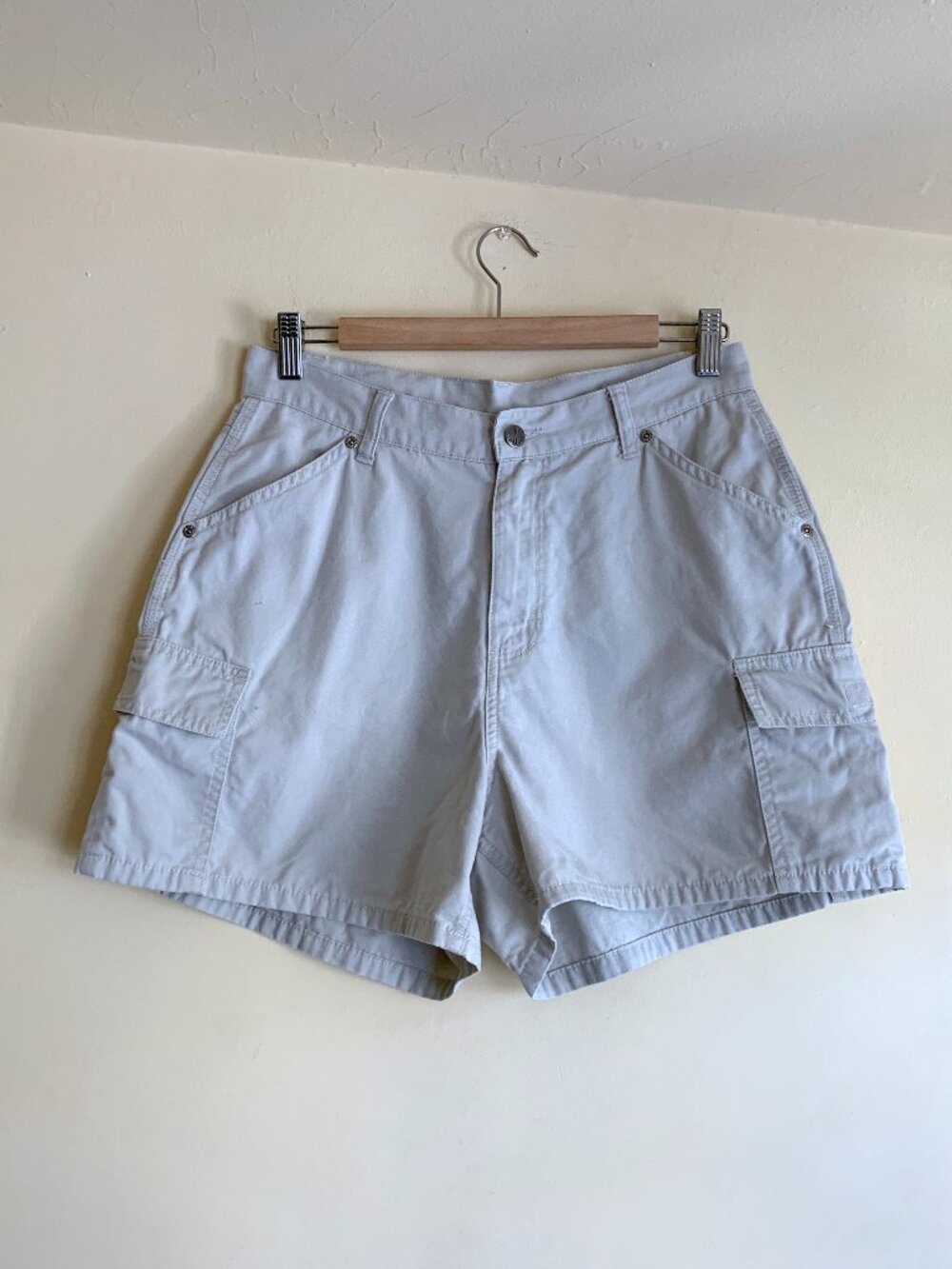 VINTAGE Lee Riders Tan Cargo Shorts 90s Womens Size 6/8